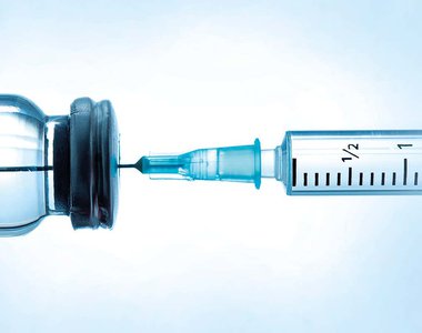 f0265463-syringe_being_filled-spl_web.jpg